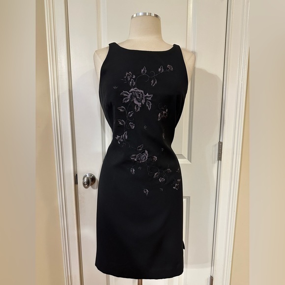 Laundry By Shelli Segal Dresses & Skirts - Laundry by Shelli Segal Sleeveless Black Dress – Size 10